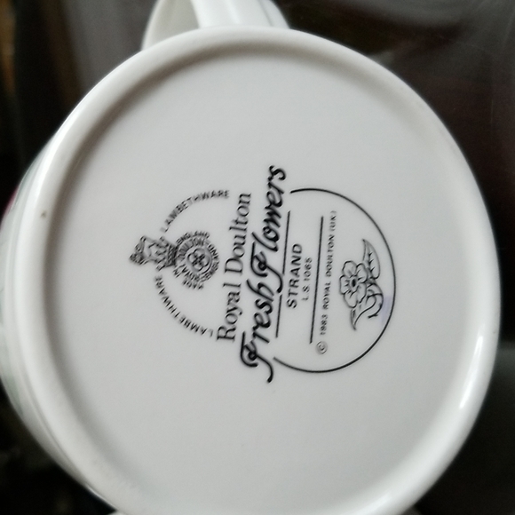 2pc Royal Doulton Fresh Flowers - Picture 5 of 11